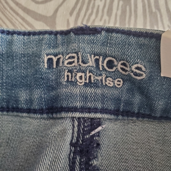 High Rise Distressed Jeggings - Picture 4 of 8